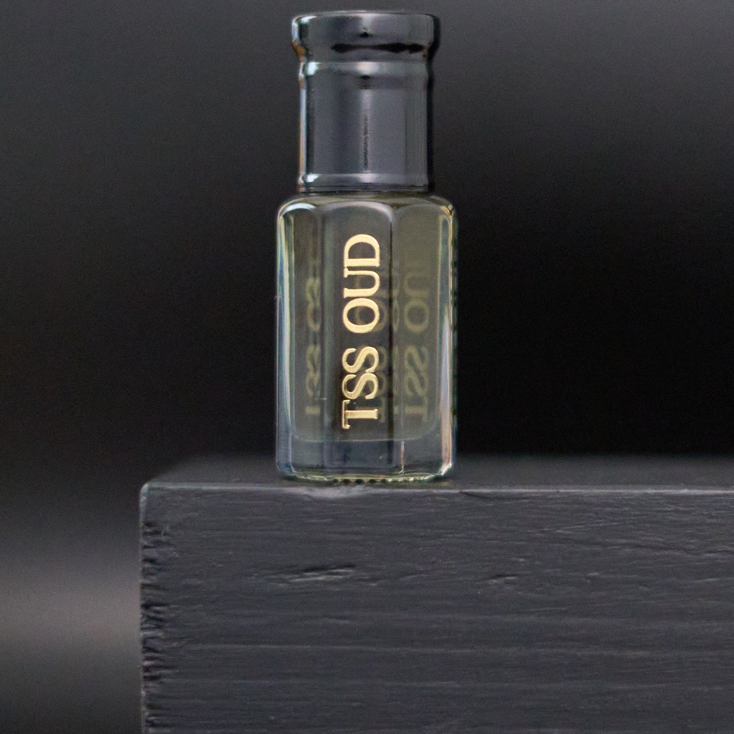 Oud-inspired fragrance oil TSS Oud